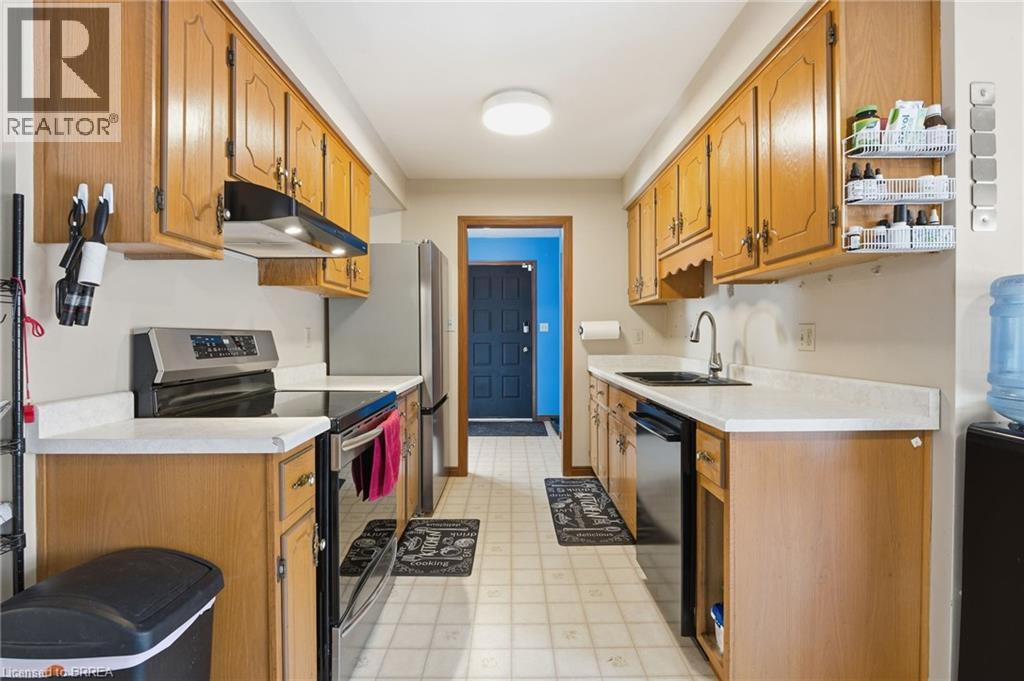 194 Banbury Road, Brantford, Ontario  N3P 1C6 - Photo 6 - 40803452