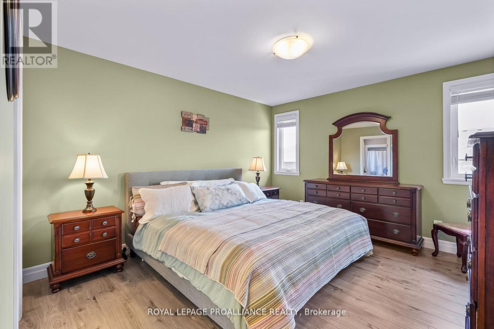 25 Cedar Park Crescent, Quinte West, Ontario  K8V 0J1 - Photo 18 - X12776602