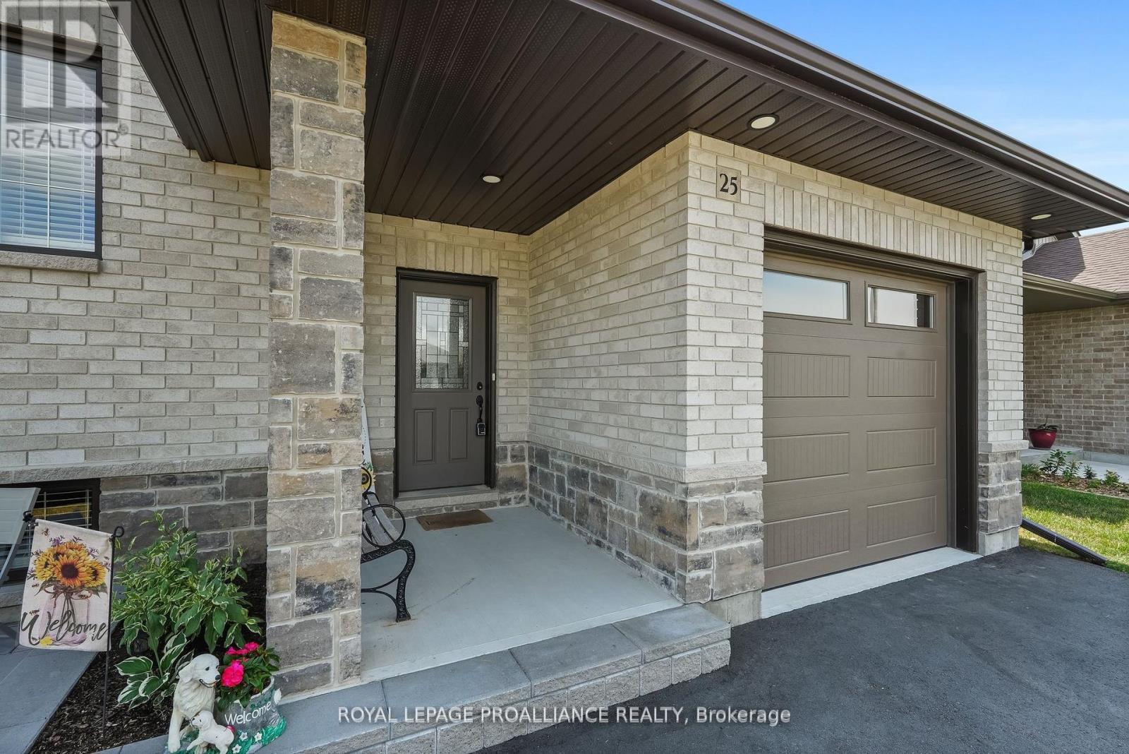 25 Cedar Park Crescent, Quinte West, Ontario  K8V 0J1 - Photo 7 - X12776602