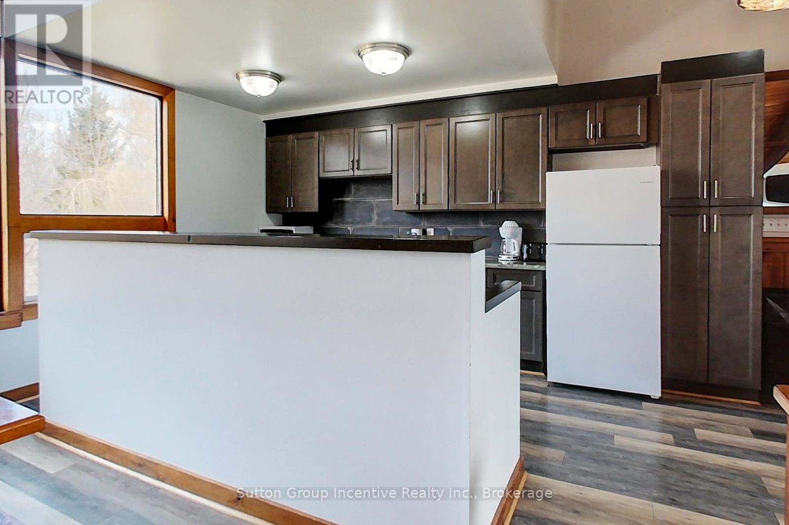 197 Arlberg Crescent, Blue Mountains, Ontario L9Y 0M1 - Photo 13 - X12776648