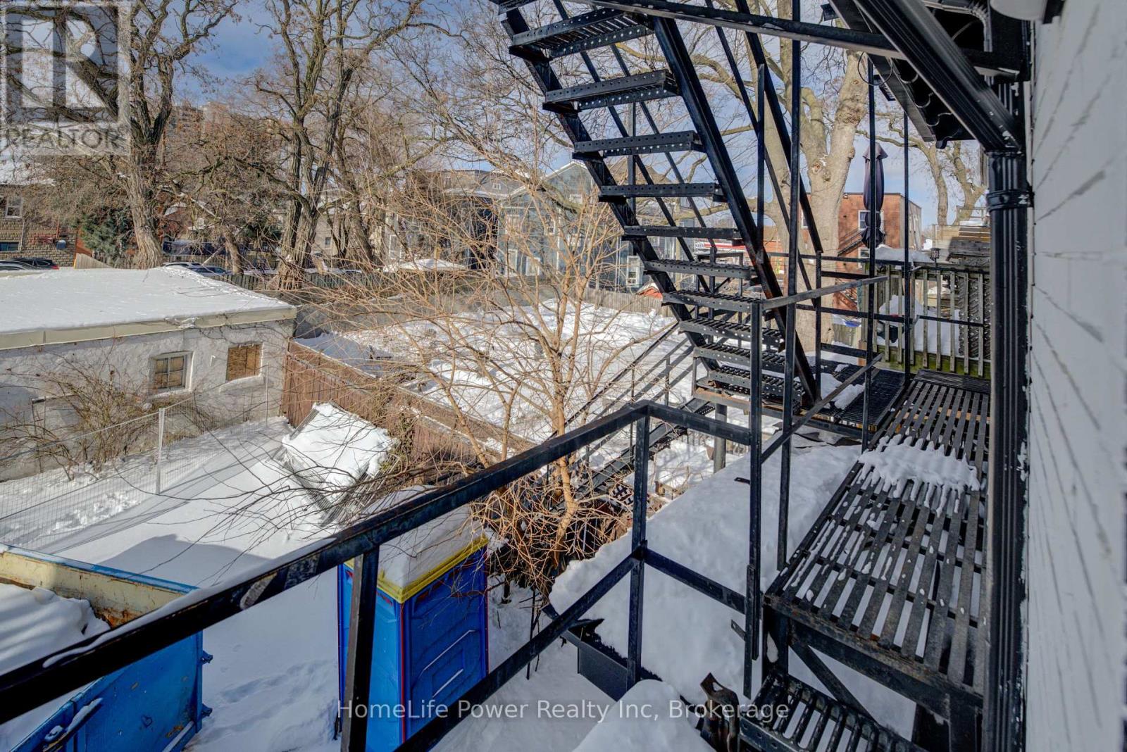 2 - 22 Grant Avenue, Hamilton (Landsdale), Ontario  L8N 2X5 - Photo 9 - X12776684