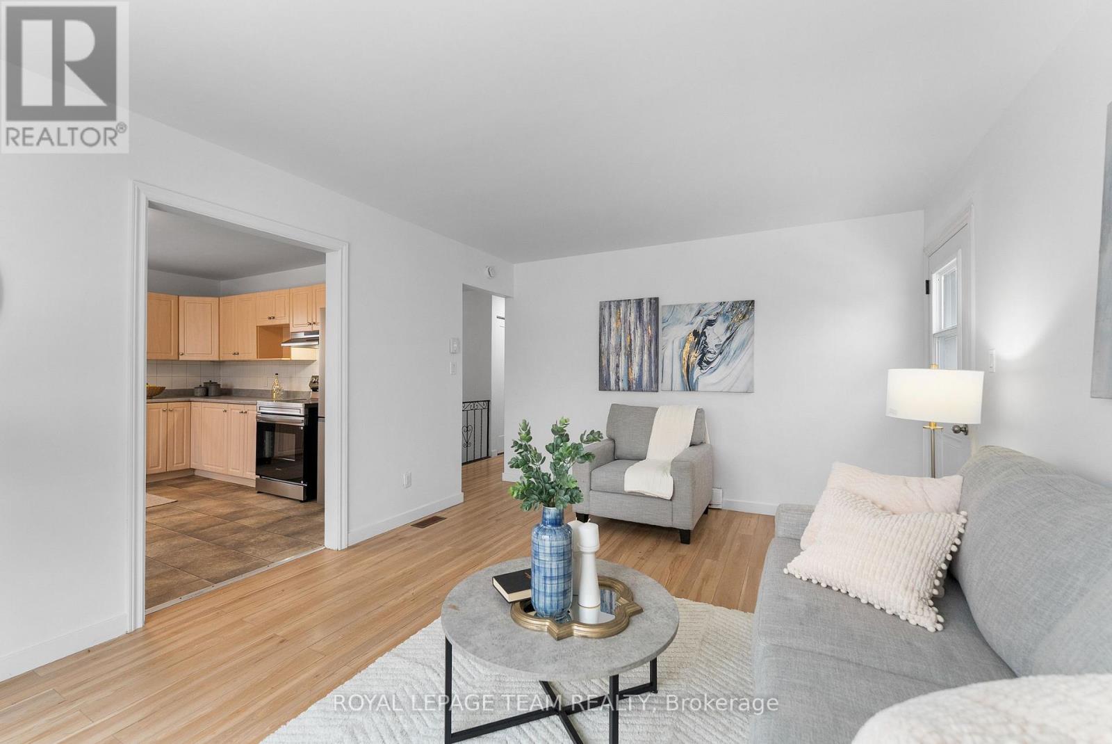 61 Herman Street, Petawawa, Ontario  K8H 3B2 - Photo 5 - X12776670