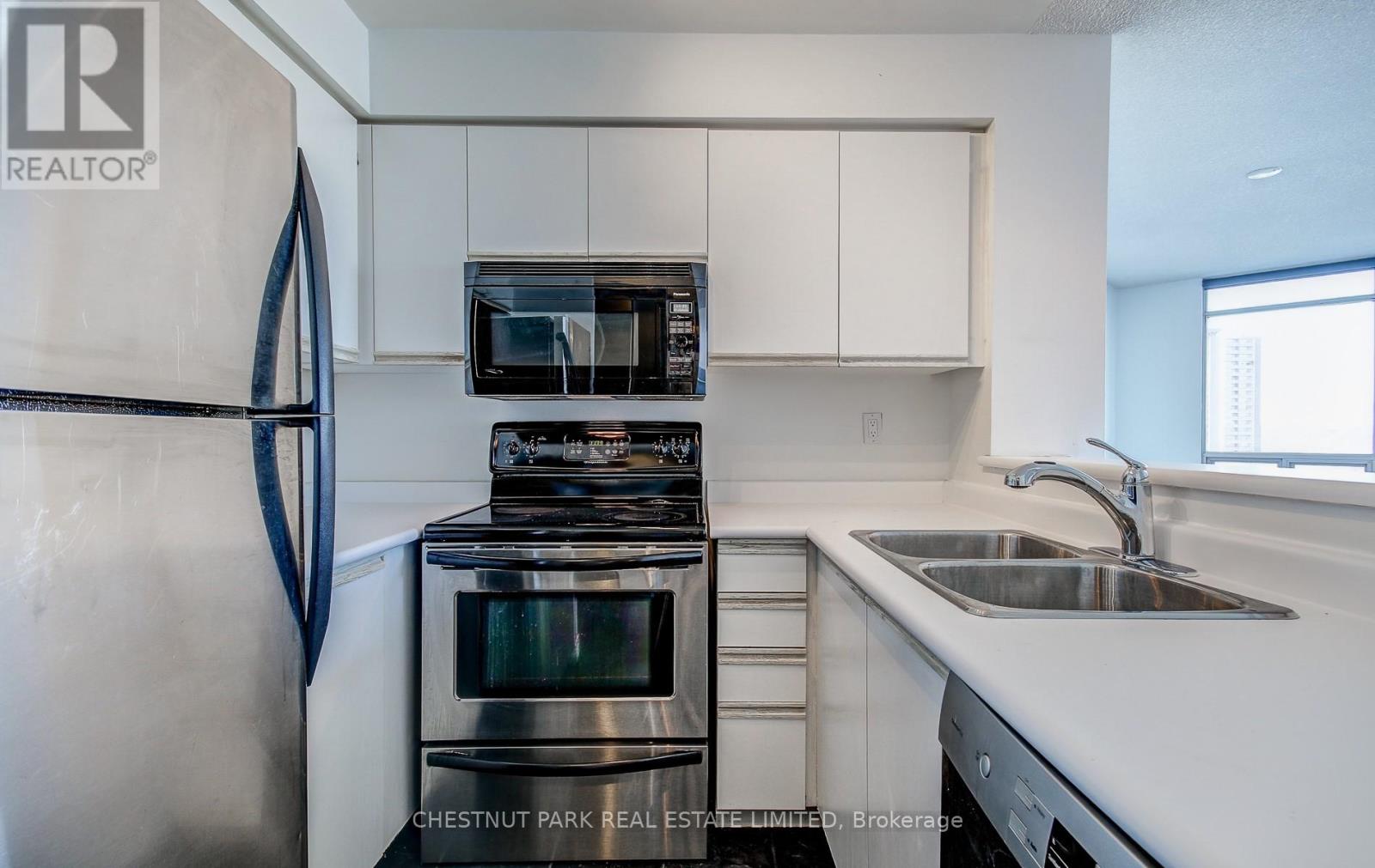 Ph210 - 942 Yonge Street, Toronto, Ontario  M4W 3S8 - Photo 11 - C12772864