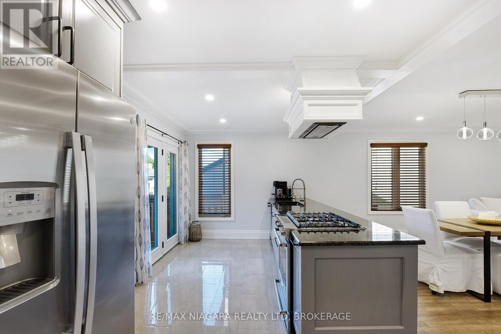 35 Lowell Avenue, St. Catharines, Ontario  L2R 2C9 - Photo 15 - X12776612