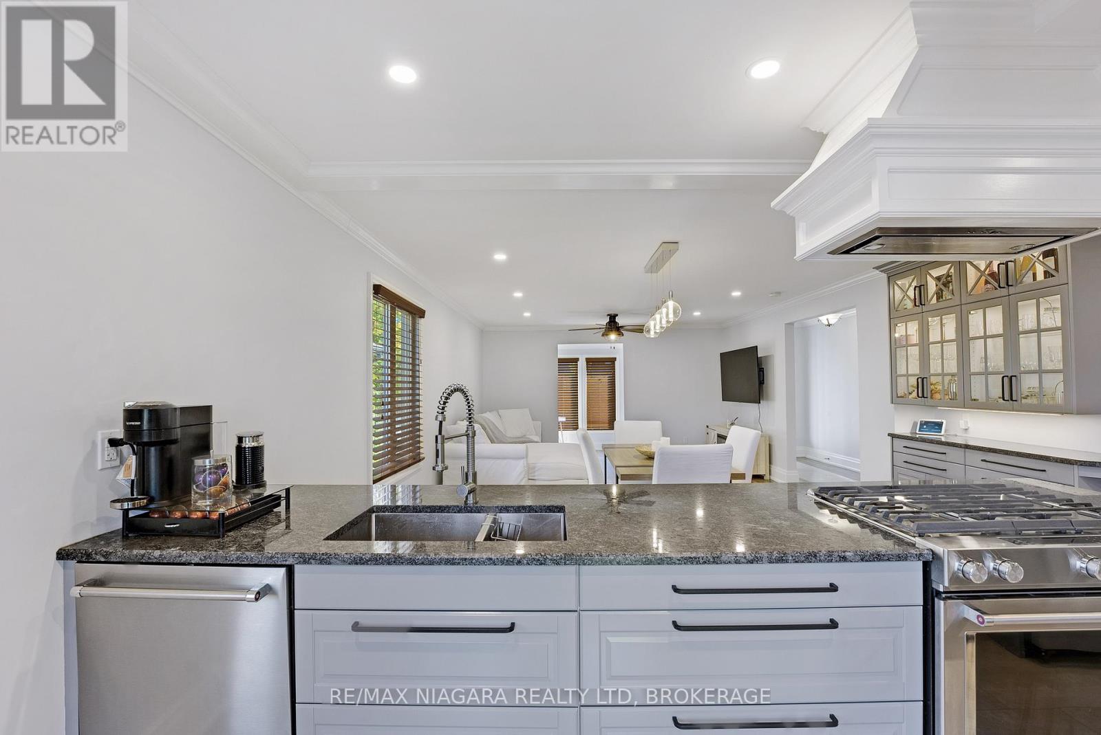 35 Lowell Avenue, St. Catharines, Ontario  L2R 2C9 - Photo 16 - X12776612