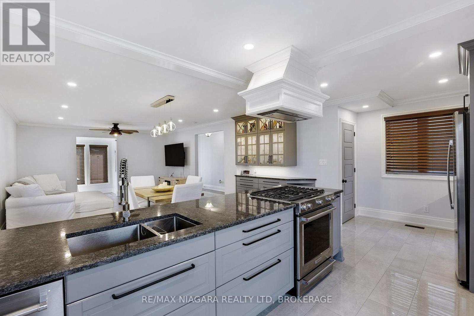 35 Lowell Avenue, St. Catharines, Ontario  L2R 2C9 - Photo 17 - X12776612