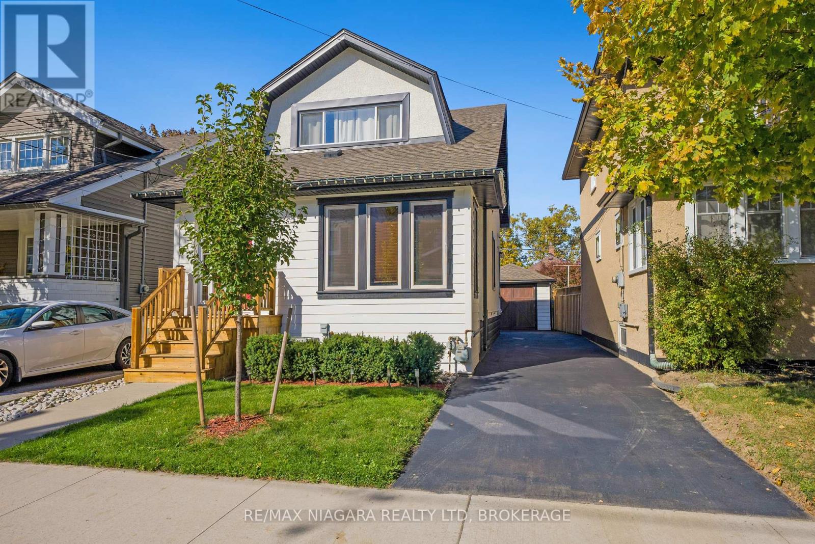 35 Lowell Avenue, St. Catharines, Ontario  L2R 2C9 - Photo 2 - X12776612