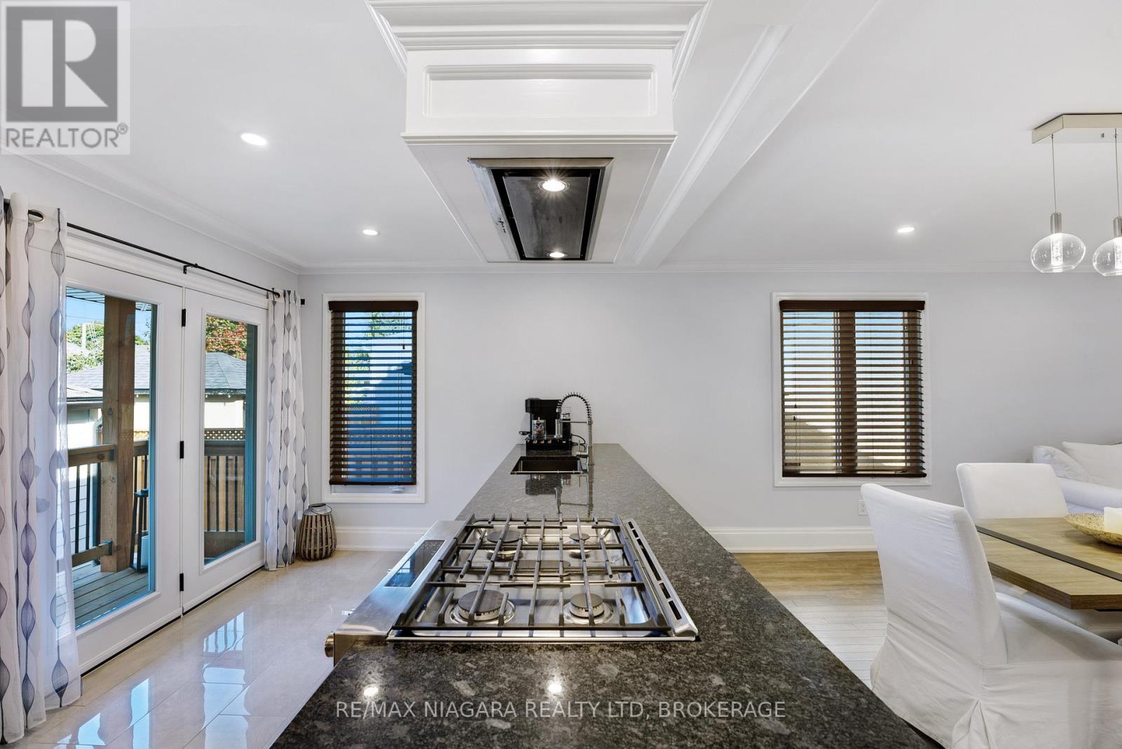 35 Lowell Avenue, St. Catharines, Ontario  L2R 2C9 - Photo 22 - X12776612