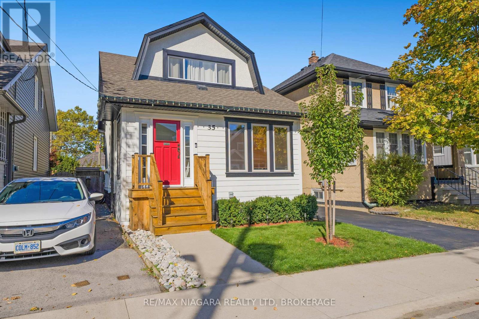 35 Lowell Avenue, St. Catharines, Ontario  L2R 2C9 - Photo 3 - X12776612