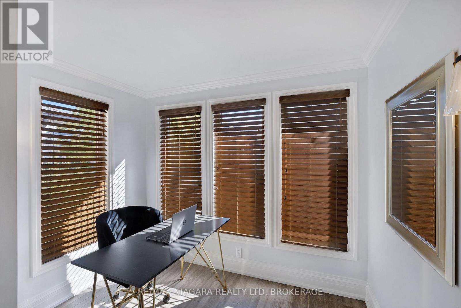 35 Lowell Avenue, St. Catharines, Ontario  L2R 2C9 - Photo 7 - X12776612