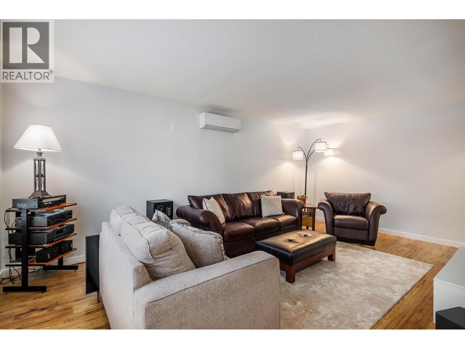 4391 11TH Street Peachland Photo 5