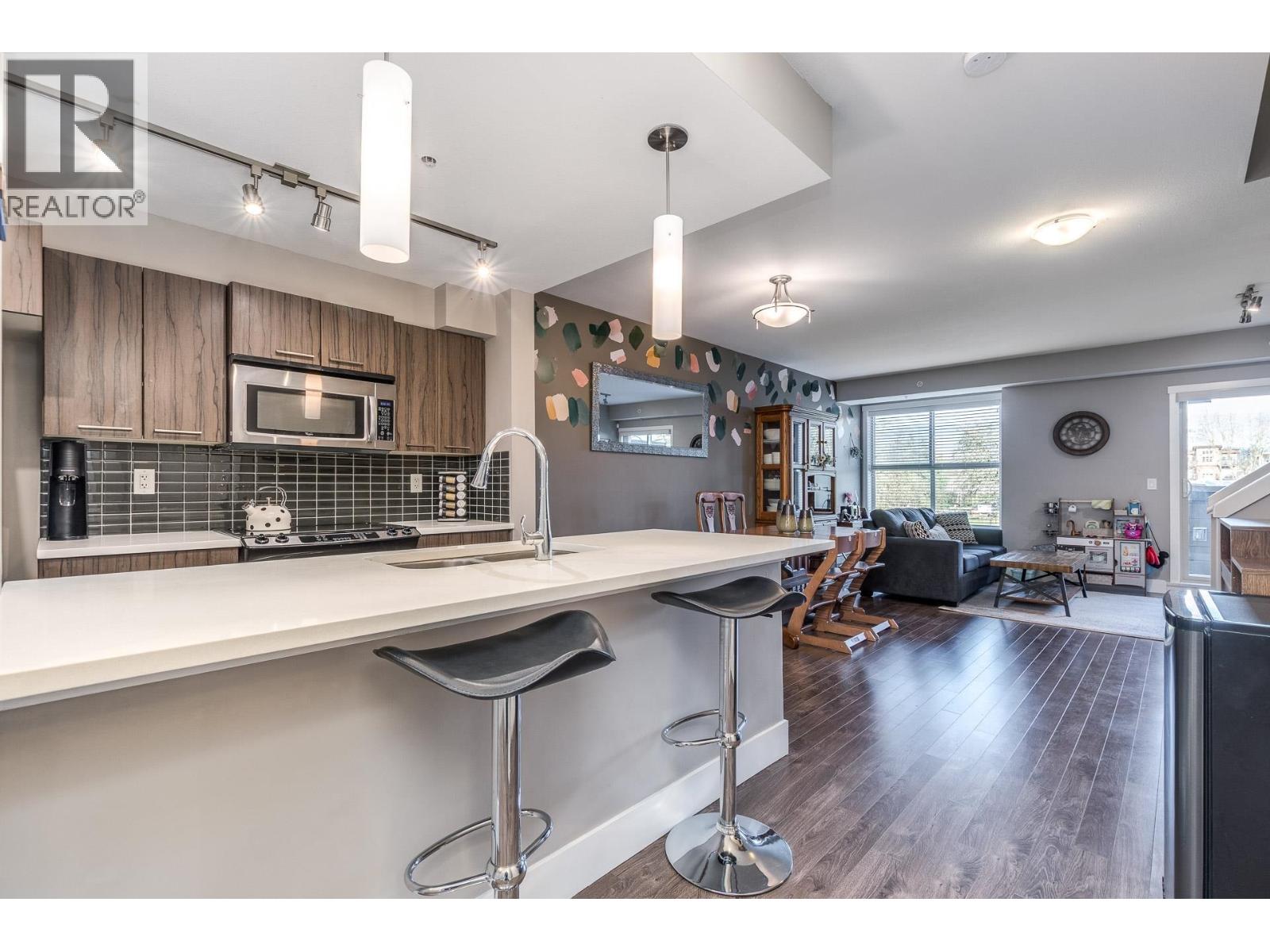 208 2110 Rowland Street, Port Coquitlam, British Columbia  V3C 0C2 - Photo 12 - R3088472