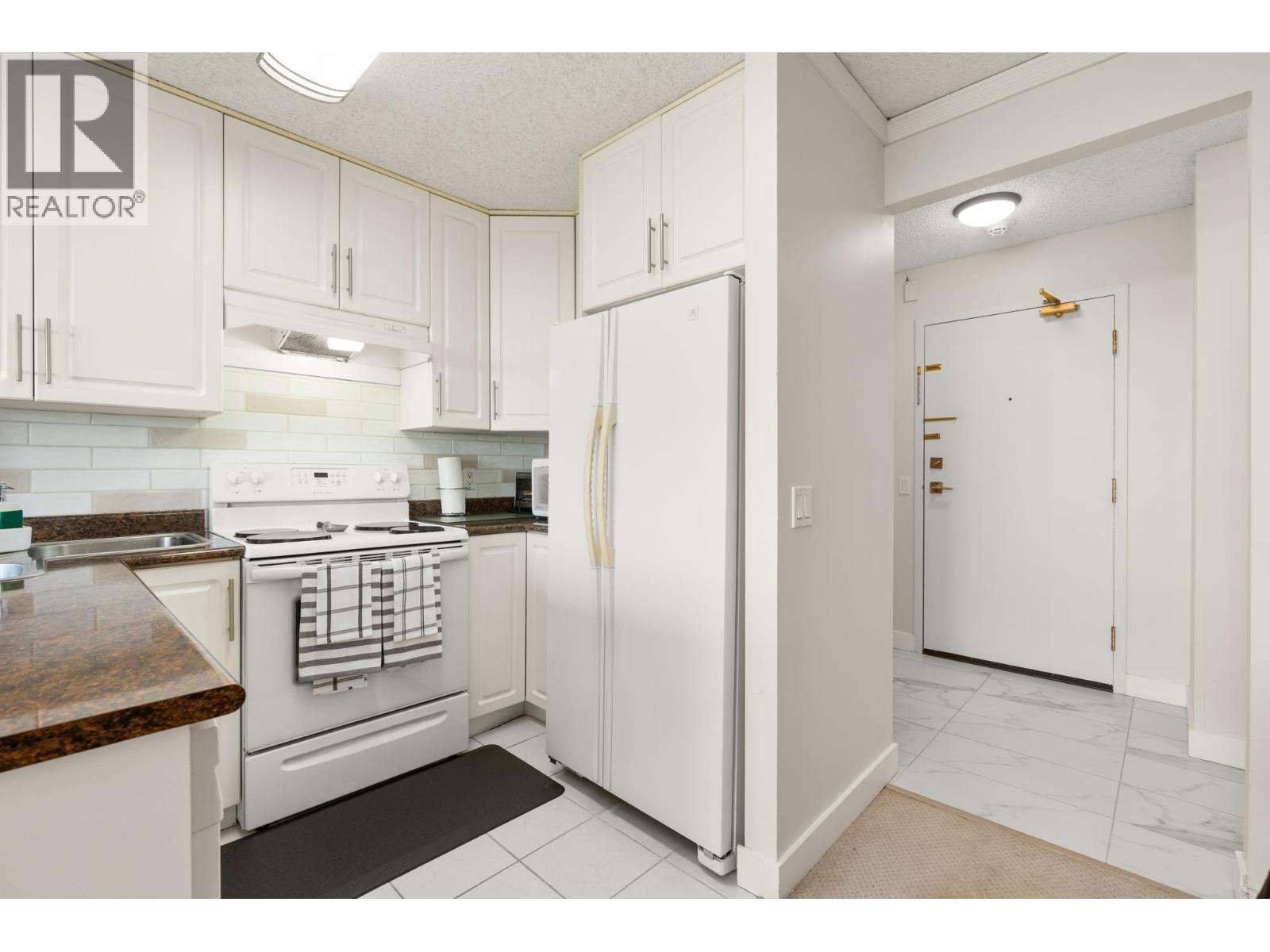 903 3980 Carrigan Court, Burnaby, British Columbia  V3N 4S6 - Photo 14 - R3088511