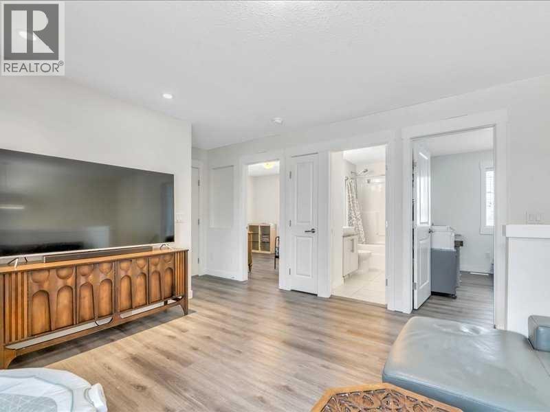 201 Rainbow Falls Glen, Chestermere, Alberta  T1X 0S6 - Photo 34 - A2274370