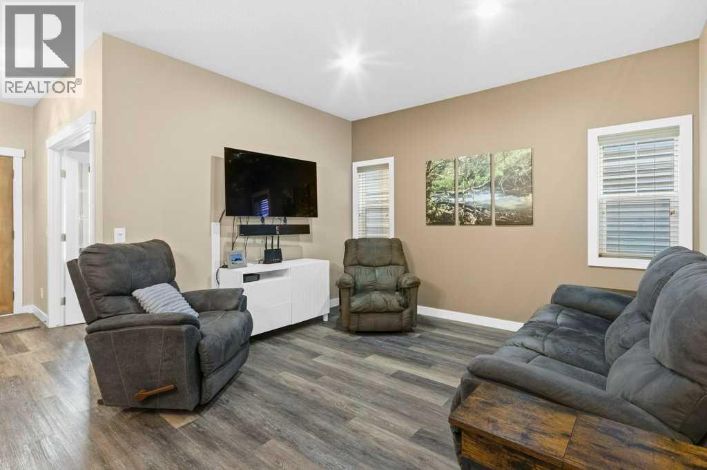 32 Royal Birch Park Nw, Calgary, Alberta  T3G 0B8 - Photo 5 - A2280645