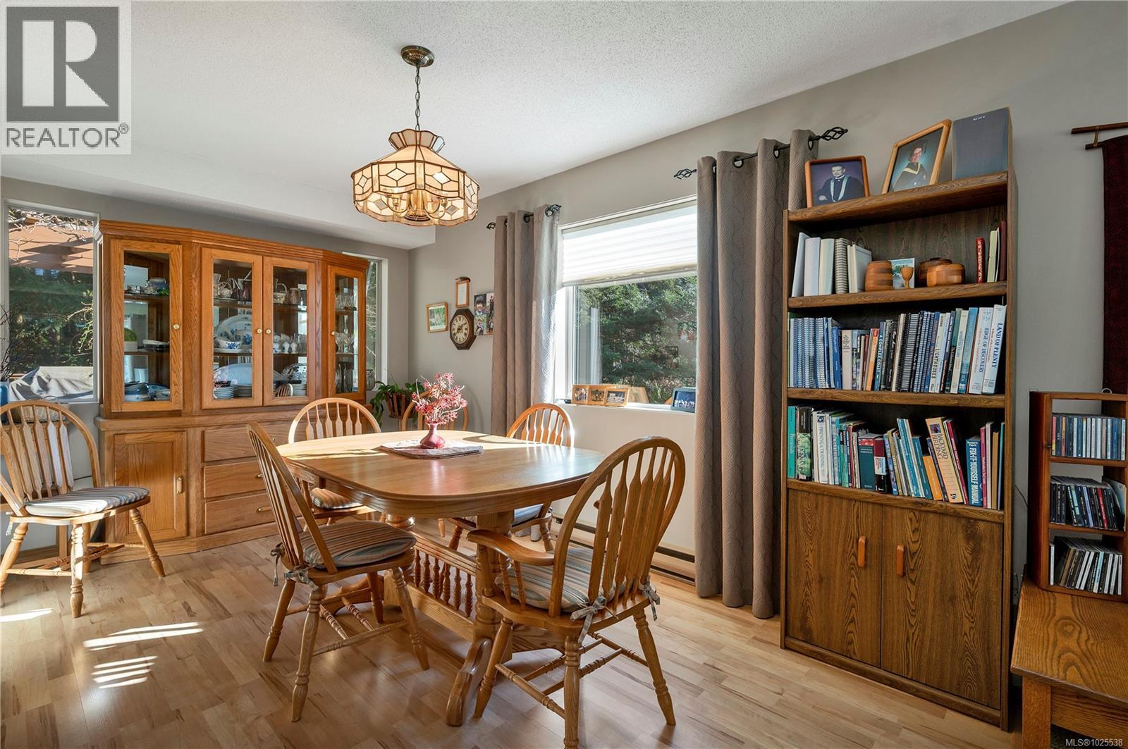 698 Plaza Rd, Quadra Island, British Columbia  V0P 1N0 - Photo 11 - 1025538