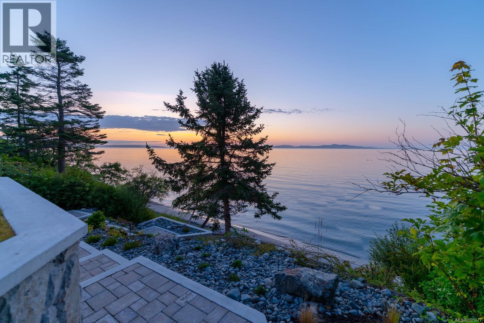 5411 Parker Ave, Saanich, British Columbia  V8Y 2N2 - Photo 14 - 1025677