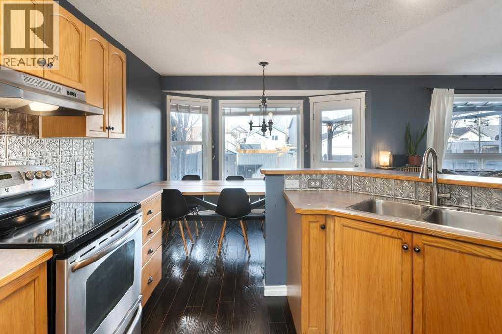 28 Everstone Way Sw, Calgary, Alberta  T2Y 4E4 - Photo 7 - A2284656