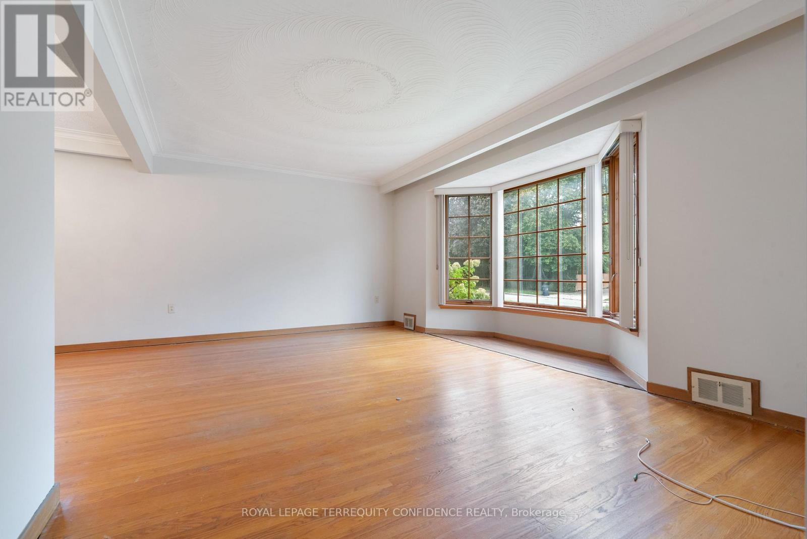 50 Wynn Road, Toronto, Ontario  M2R 1S9 - Photo 3 - C12776594