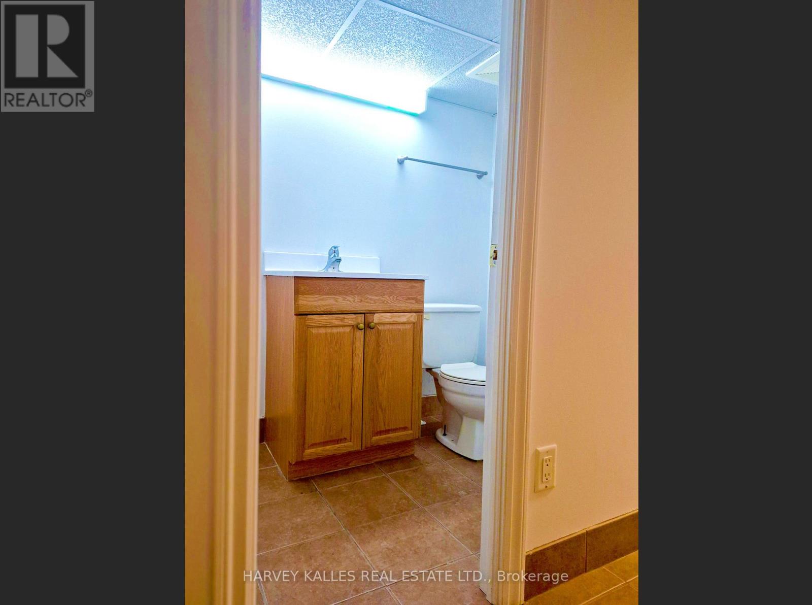 Main - 974 Bathurst Street, Toronto, Ontario  M5R 3G6 - Photo 8 - C12776630