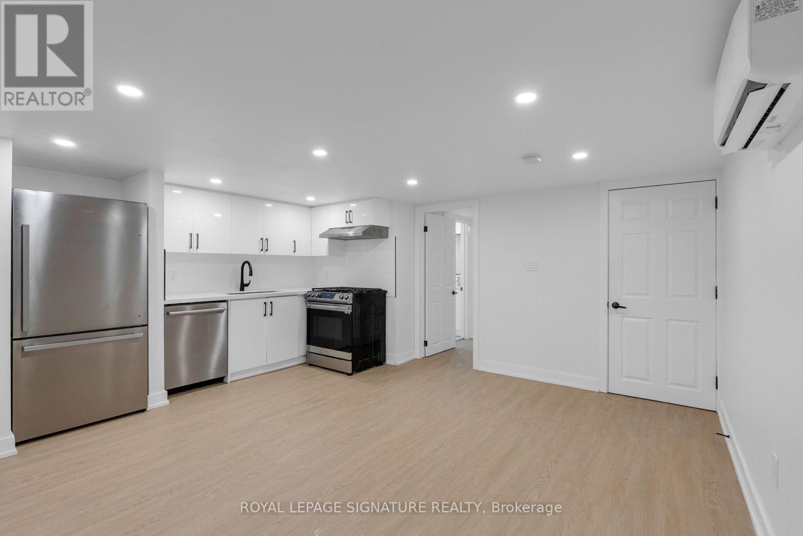 Lower - 179 Beatrice Street, Toronto (Palmerston-Little Italy), Ontario  M6G 3E9 - Photo 3 - C12776662