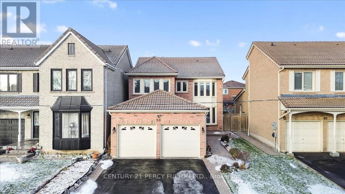 38 Carlisle Crescent, Toronto, Ontario  M1B 4X5 - Photo 2 - E12776616