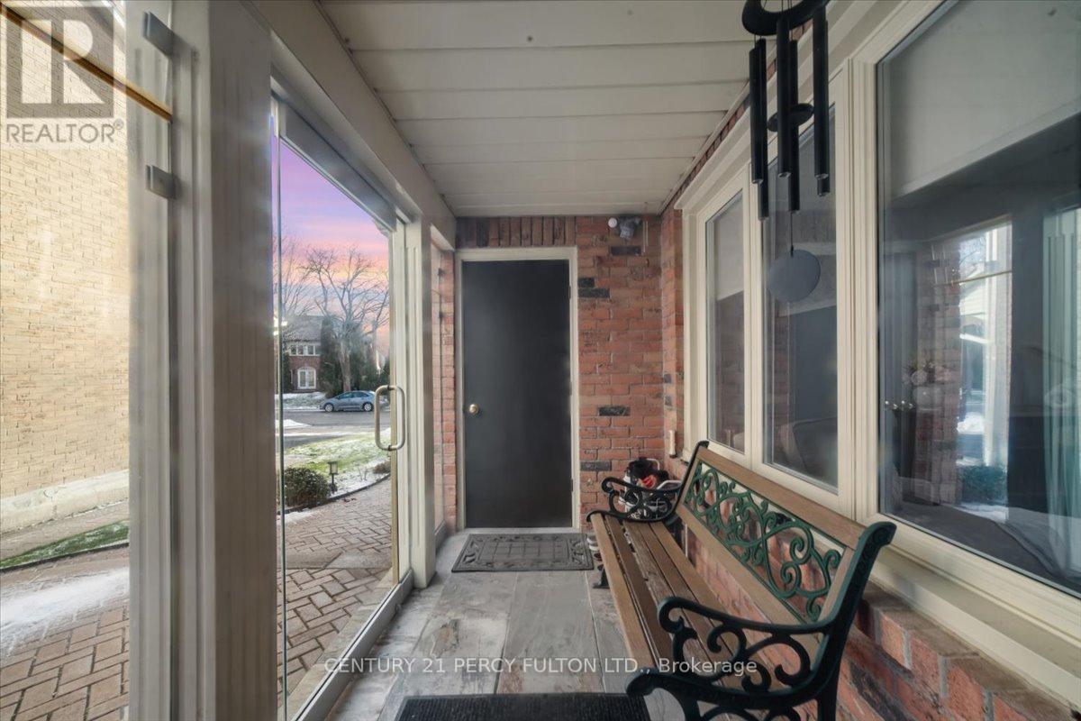 38 Carlisle Crescent, Toronto, Ontario  M1B 4X5 - Photo 3 - E12776616