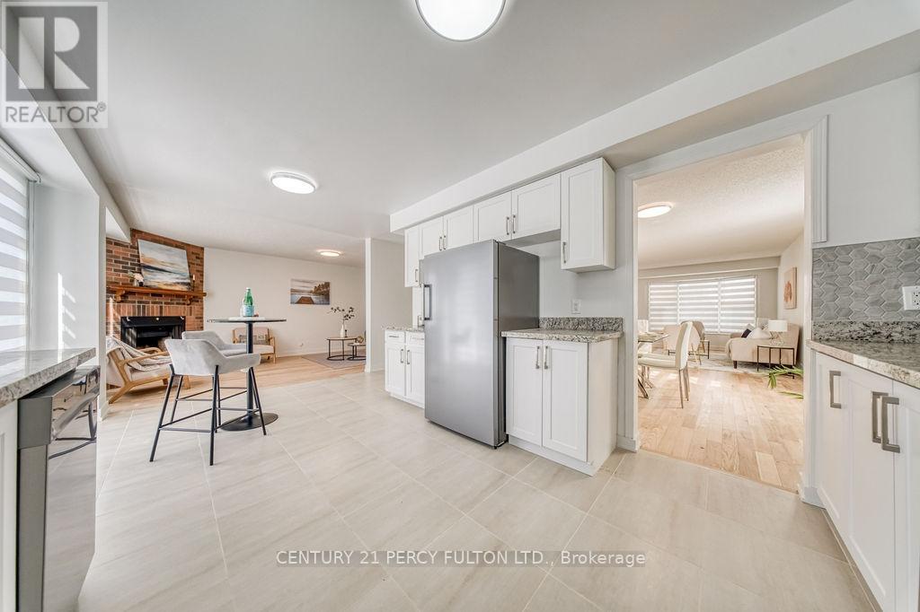 2 Littleborough Court, Toronto, Ontario  M1C 4S6 - Photo 13 - E12776632