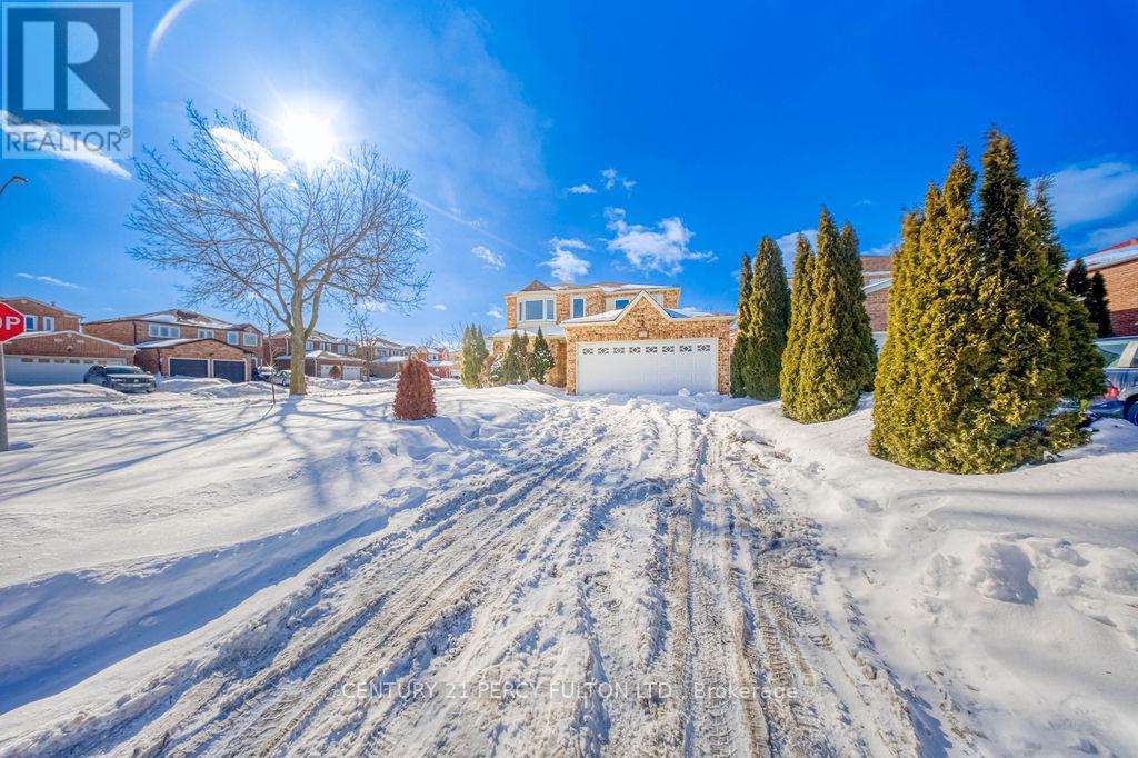 2 Littleborough Court, Toronto, Ontario  M1C 4S6 - Photo 2 - E12776632