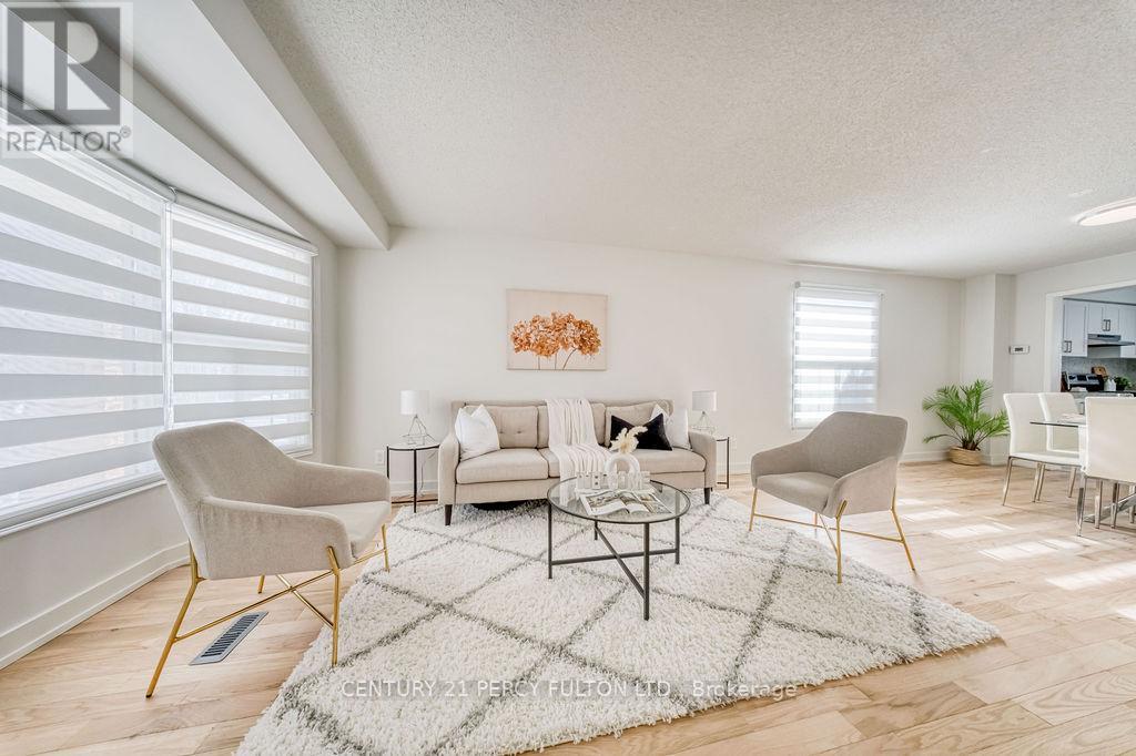 2 Littleborough Court, Toronto, Ontario  M1C 4S6 - Photo 5 - E12776632