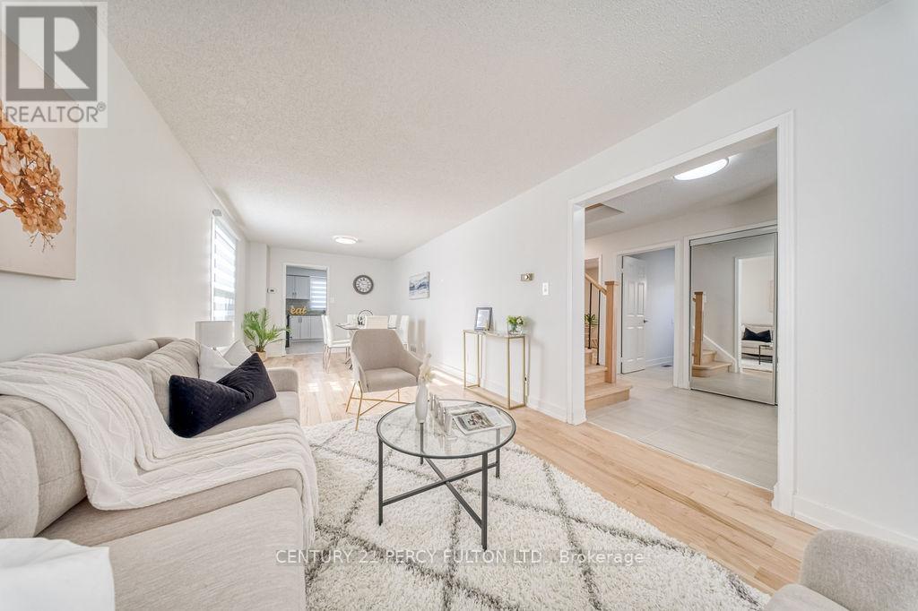 2 Littleborough Court, Toronto, Ontario  M1C 4S6 - Photo 6 - E12776632