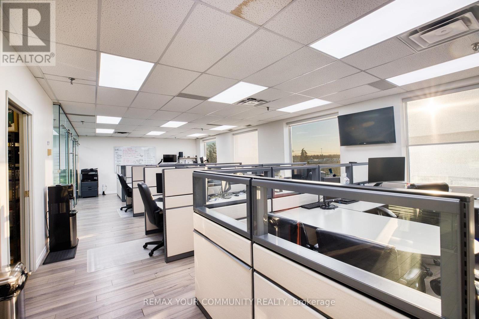 305 - 2750 14th Avenue, Markham, Ontario  L3R 0B6 - Photo 5 - N12752406