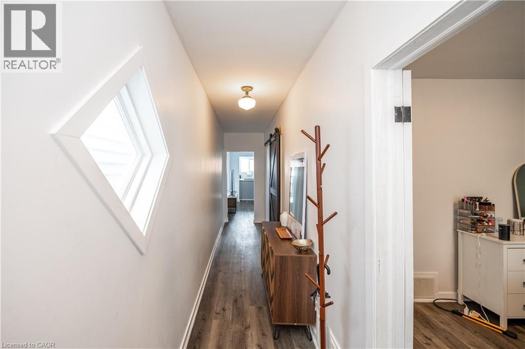 92 Frederick Avenue, Hamilton, Ontario  L8H 4K6 - Photo 5 - 40802369