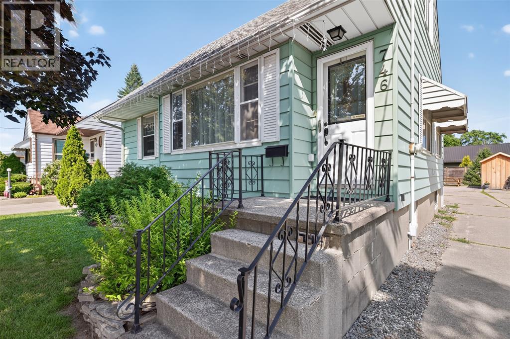 746 Oxford STREET, sarnia, Ontario