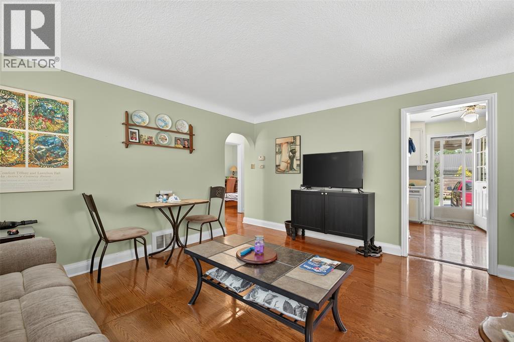 746 Oxford Street, Sarnia, Ontario  N7T 6Z9 - Photo 10 - 26002993