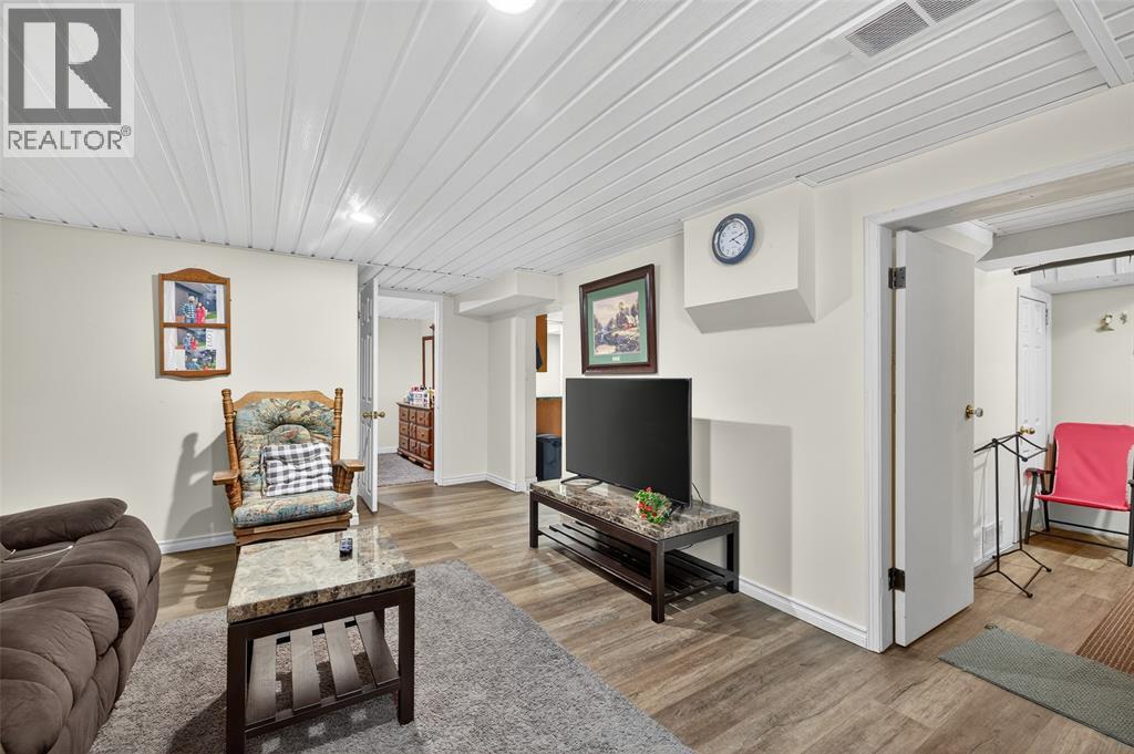 746 Oxford Street, Sarnia, Ontario  N7T 6Z9 - Photo 29 - 26002993