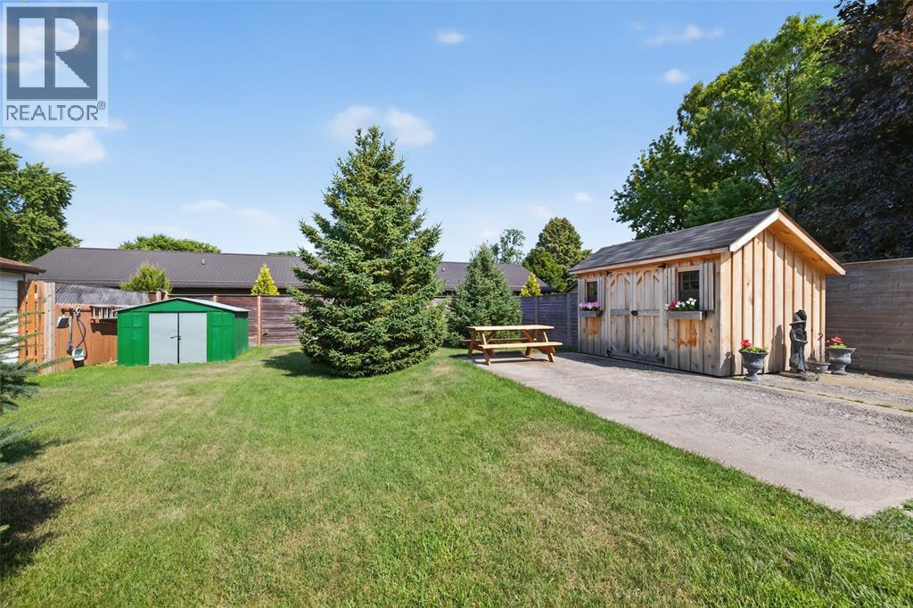 746 Oxford Street, Sarnia, Ontario  N7T 6Z9 - Photo 4 - 26002993