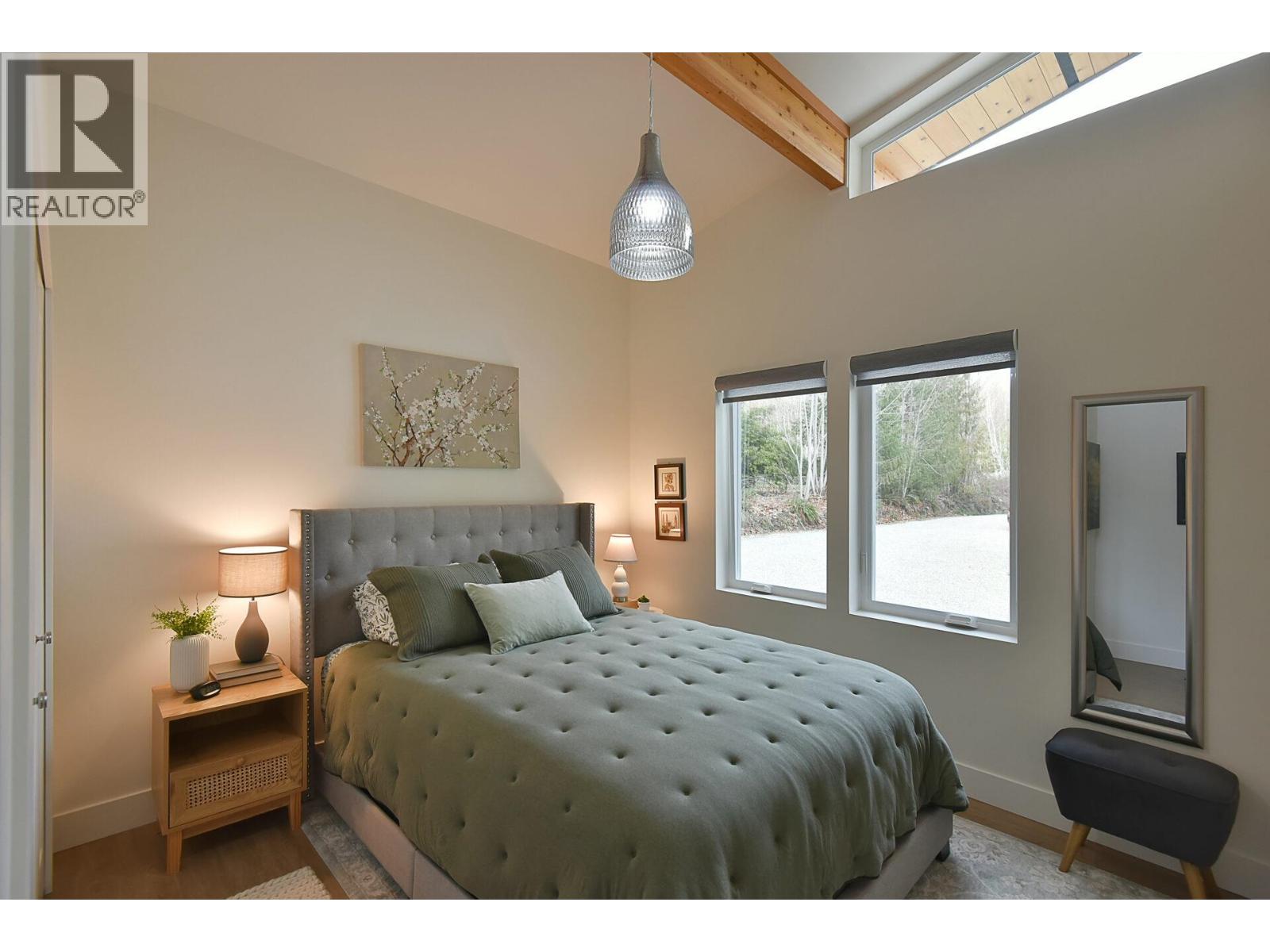 5961-5963 Ripple Way, Sechelt, British Columbia  V7Z 0R2 - Photo 7 - R3084808