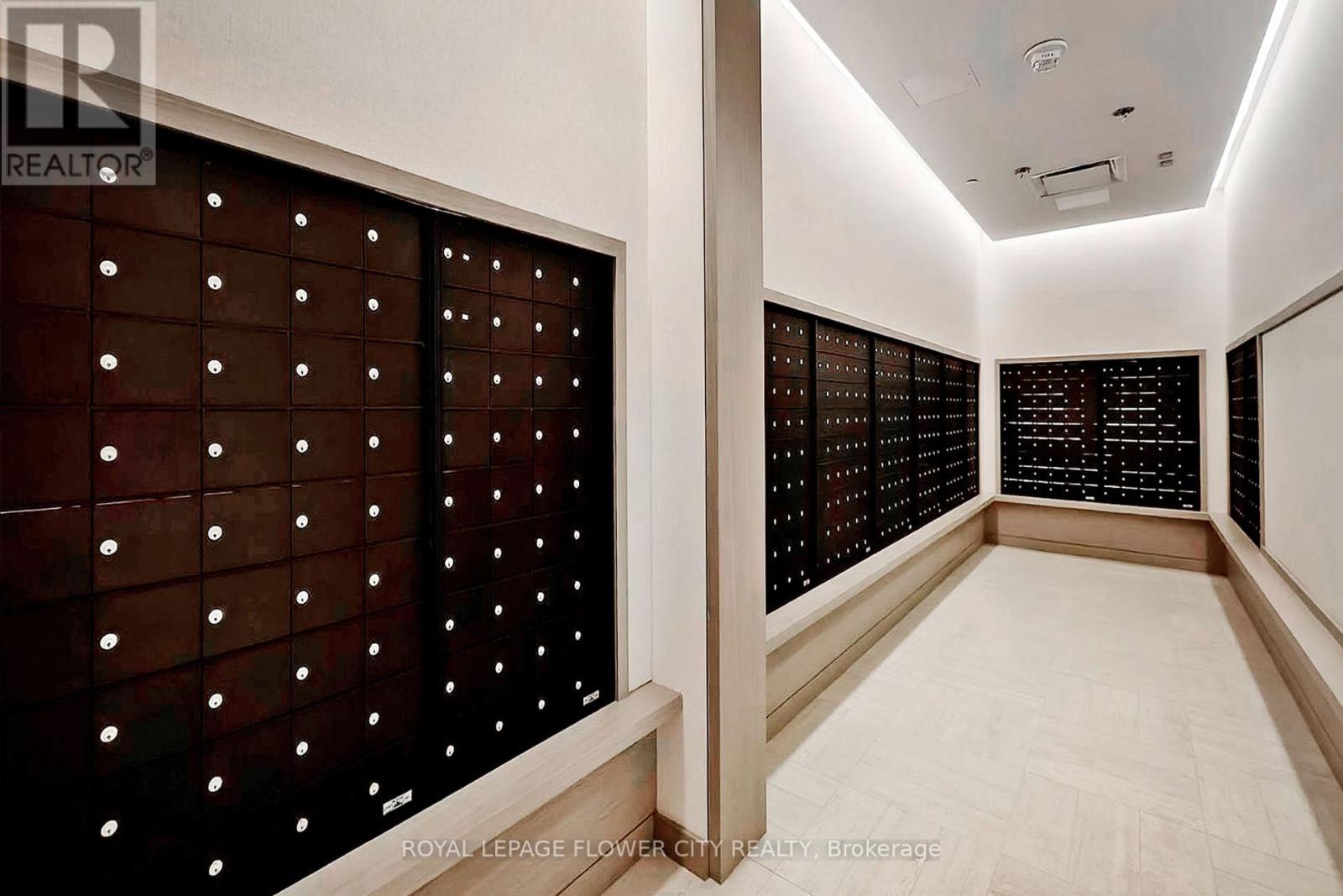 1903 - 4015 The Exchange, Mississauga, Ontario  L5B 0N9 - Photo 8 - W12776588