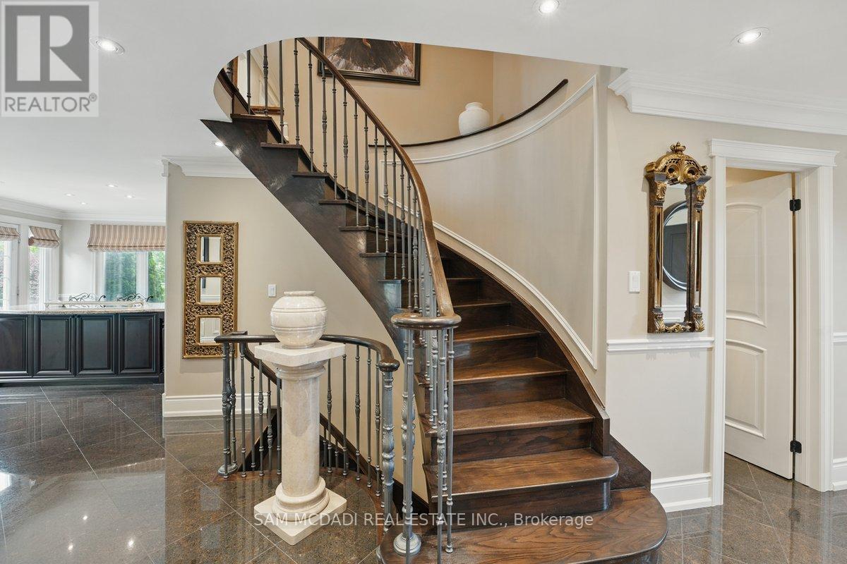 215 Anastasia Terrace, Mississauga, Ontario  L5B 3A5 - Photo 16 - W12776642