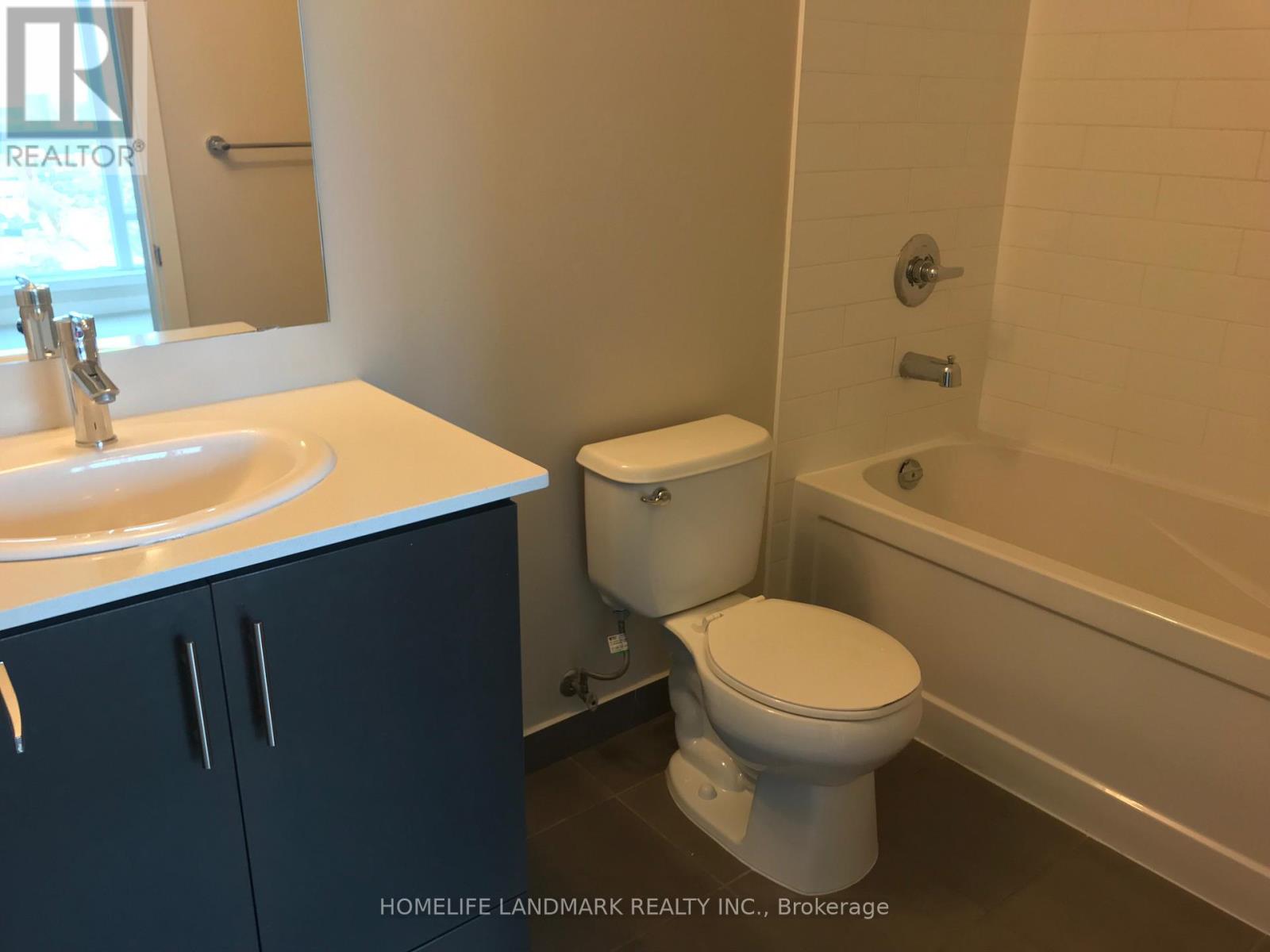 1702 - 360 Square One Drive, Mississauga, Ontario  L5B 0G7 - Photo 9 - W12776658