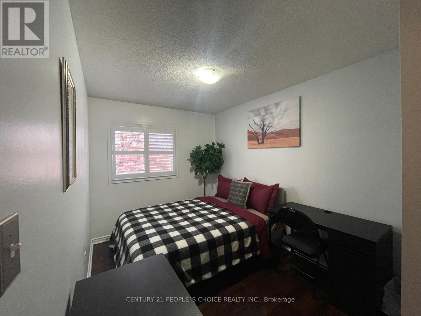 ROOM - 54 CARRIE CRESCENT, Brampton, Ontario
