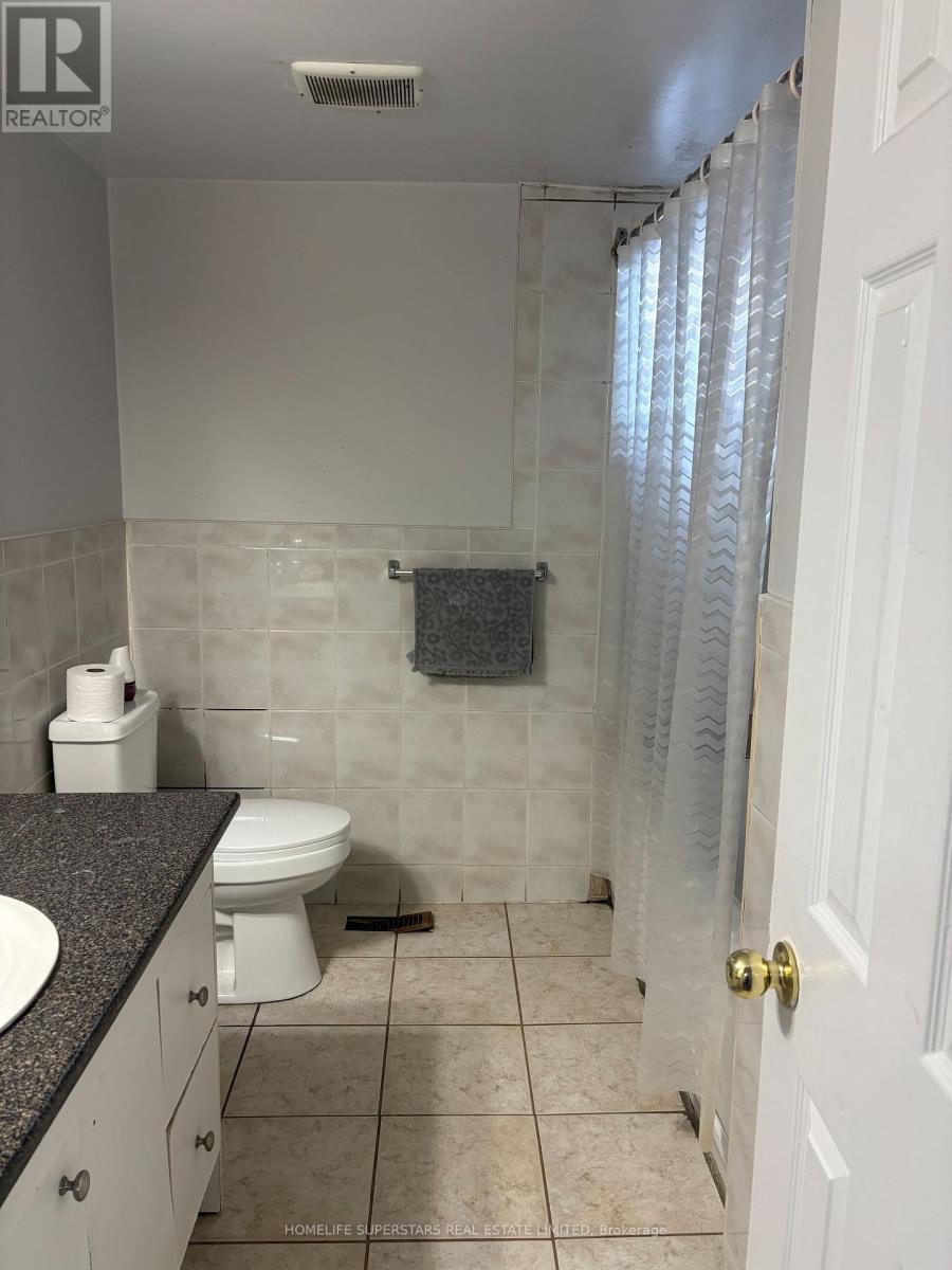 3670 Crabtree Crescent, Mississauga, Ontario  L4T 1S6 - Photo 6 - W12776668