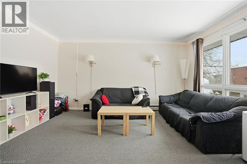 2 Vera Street, St. Catharines, Ontario  L2S 1C4 - Photo 2 - 40800938