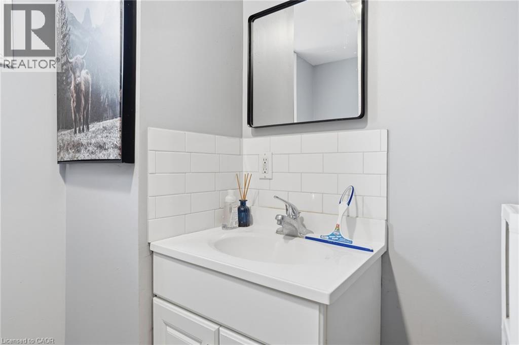 2 Vera Street, St. Catharines, Ontario  L2S 1C4 - Photo 24 - 40800938