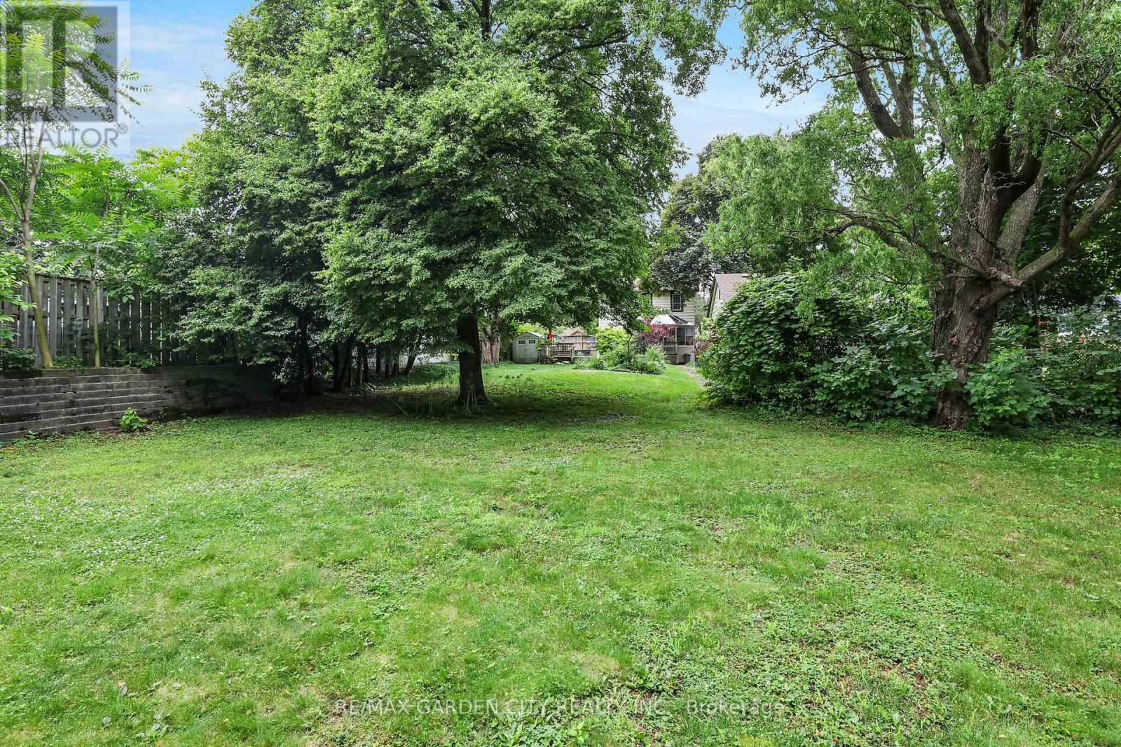 10 Maple Avenue, Grimsby, Ontario  L3M 3B6 - Photo 30 - X12776660