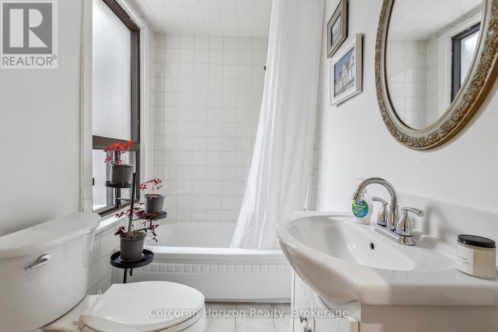 296 Charlton Avenue W, Hamilton, Ontario  L8P 2E5 - Photo 14 - X12776766