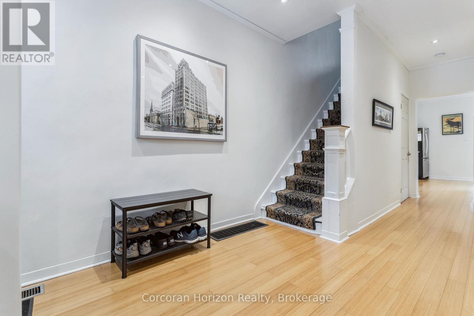 296 Charlton Avenue W, Hamilton, Ontario  L8P 2E5 - Photo 15 - X12776766