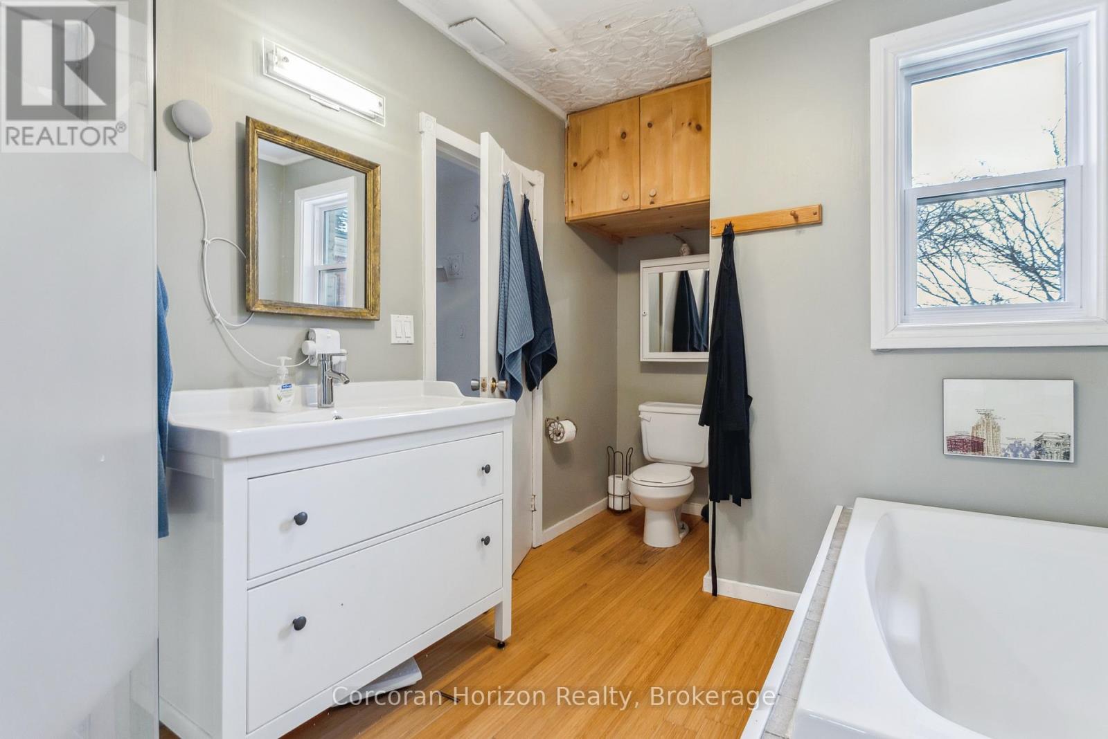 296 Charlton Avenue W, Hamilton, Ontario  L8P 2E5 - Photo 23 - X12776766