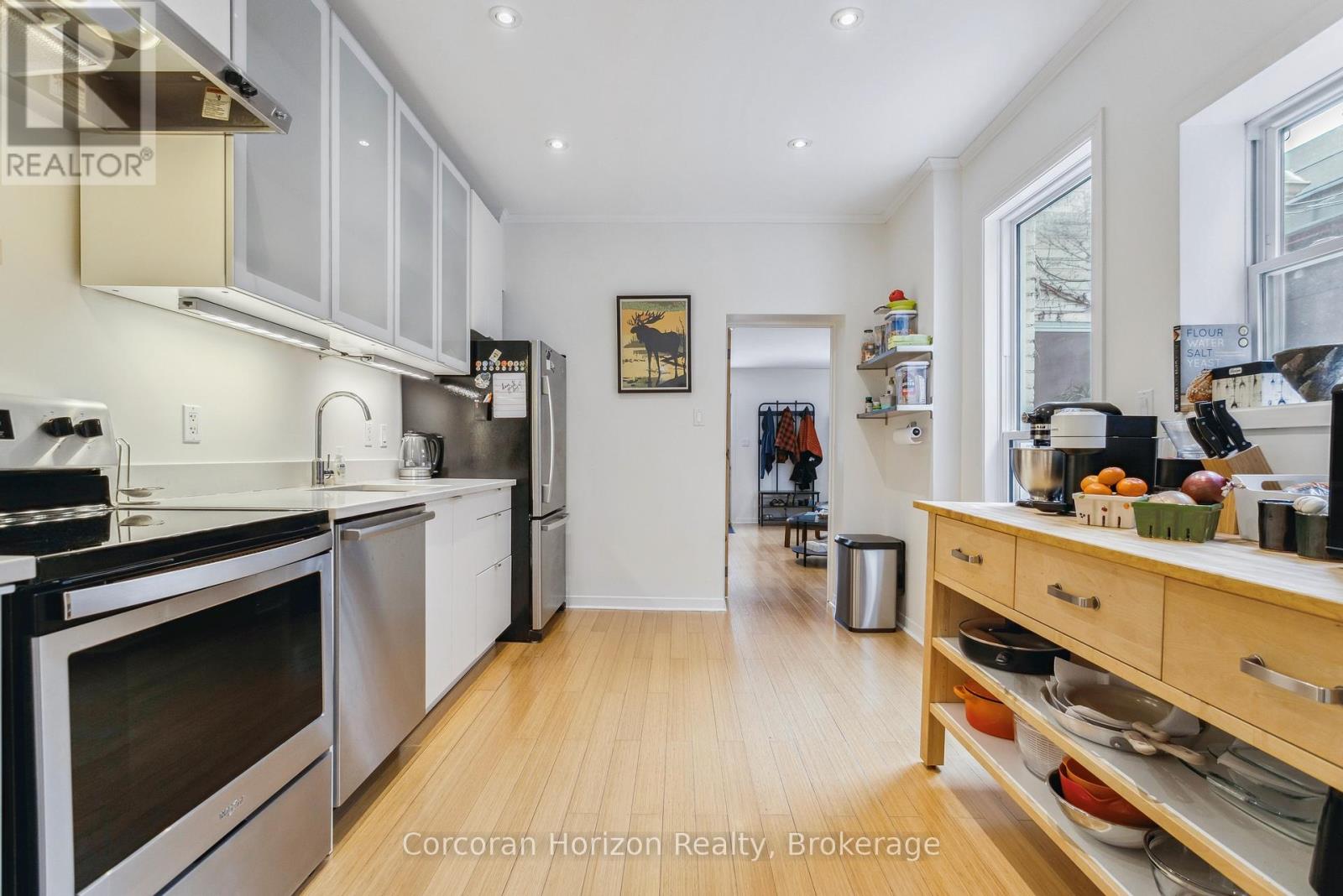 296 Charlton Avenue W, Hamilton, Ontario  L8P 2E5 - Photo 7 - X12776766